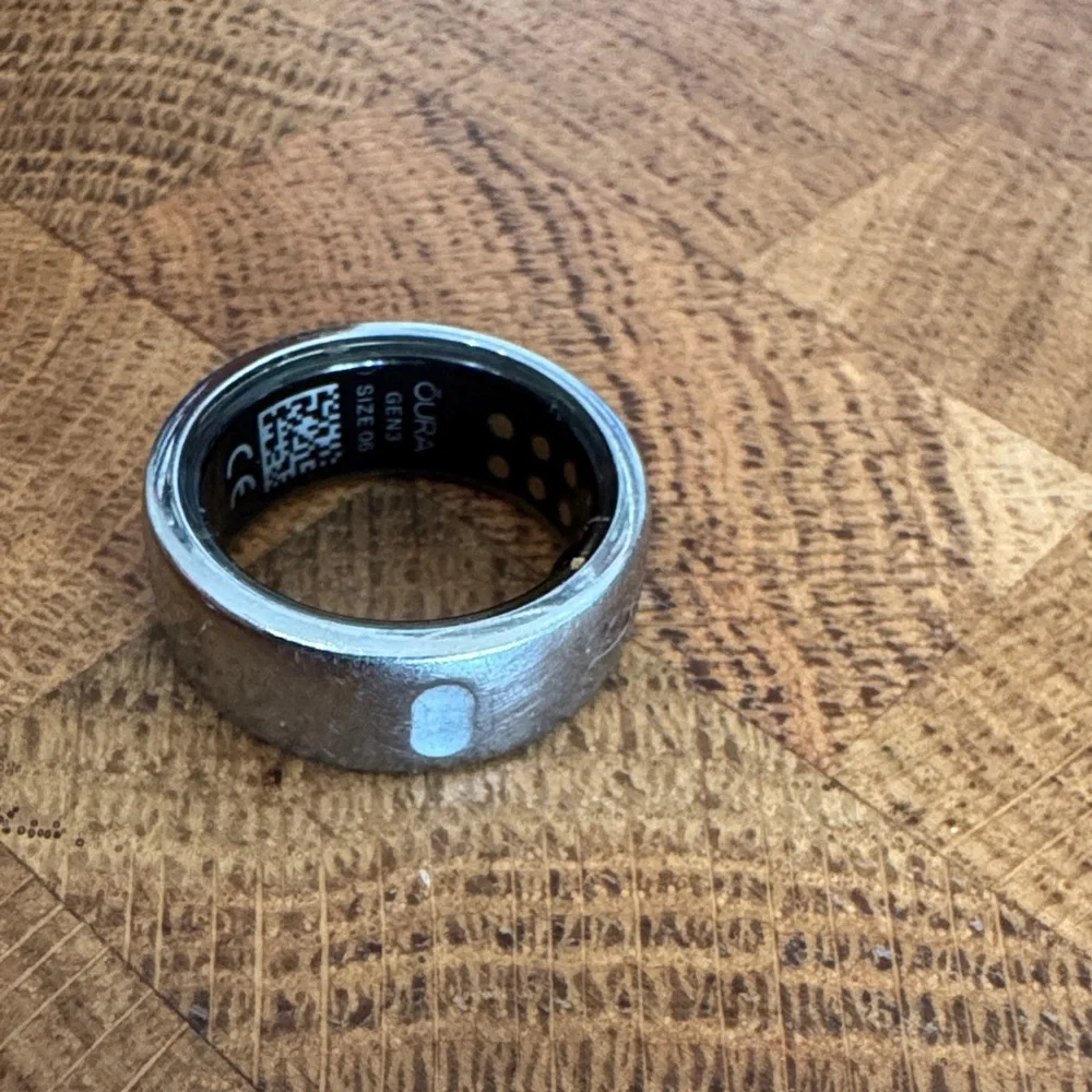 Oura Ring Gen 3 With Charging Base
